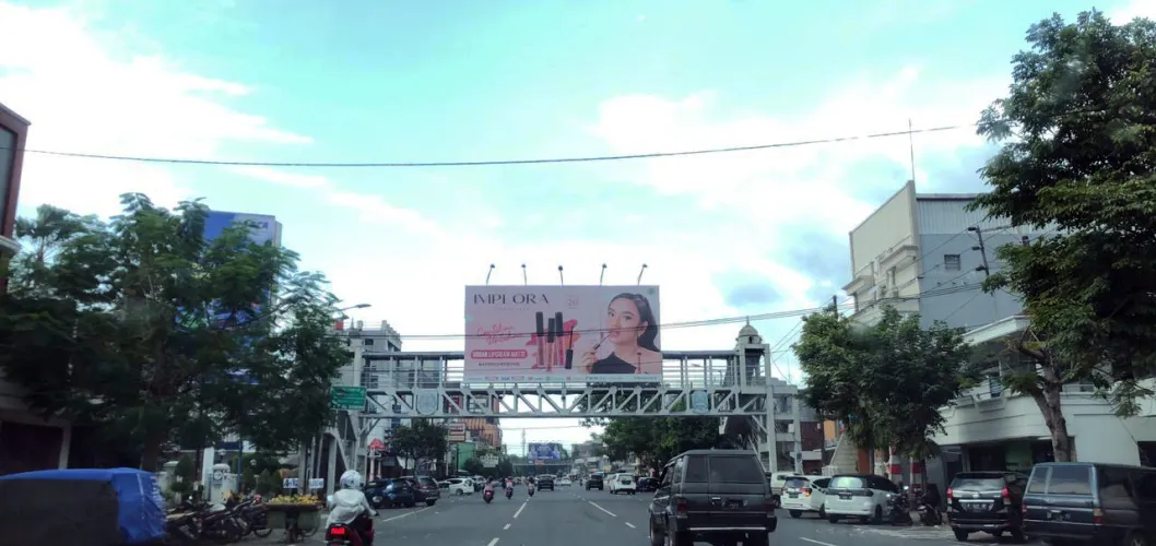 Slideshow Outdoor Advertising Indonesia 04